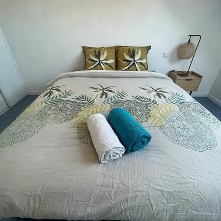 Maison 3 * 라발